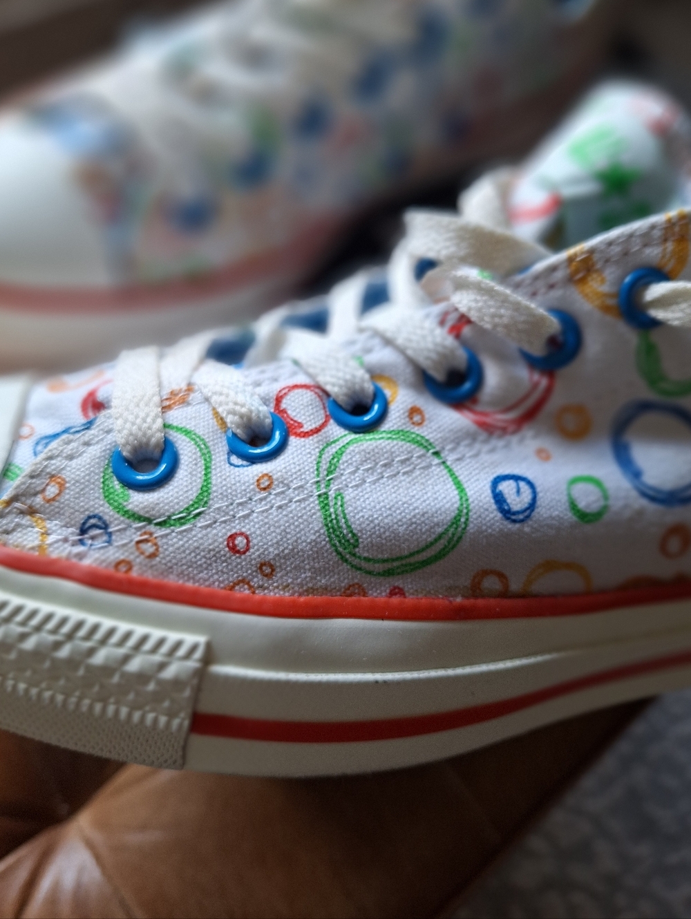 Converse White Canvas Sneakers with Multicolor Bubble Print - Picture 4 of 10